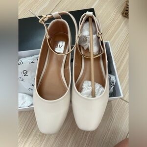 Dolce Vita Women's Muse Ivory Ankle Strap Flats